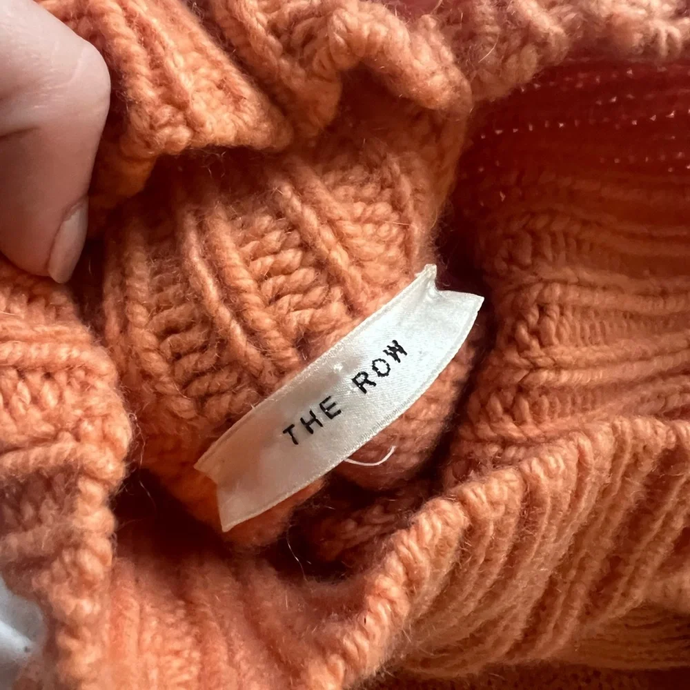 The Row cashmere turtleneck sweater size small - Picture 2 of 7